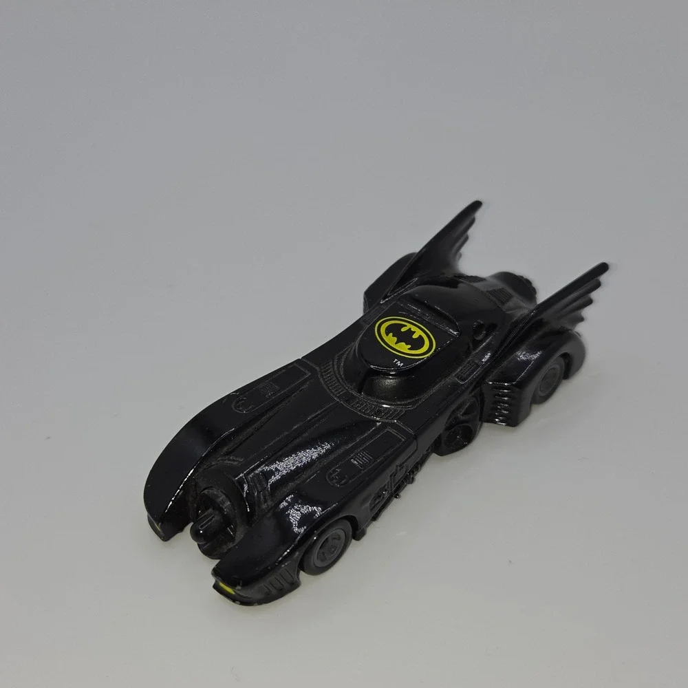 Vintage 1989 ERTL Batmobile DC Comics Black Diecast Toy Car 1:64 Scale